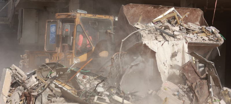 Разбор завалов в Газе.