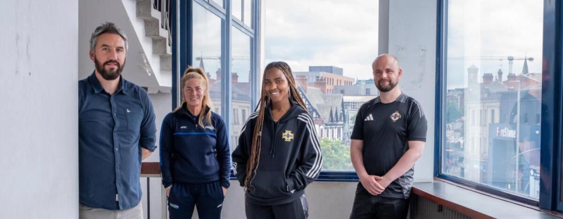 (Слева направо): Джастин МакМинн, Луиза Макгоннелл, Мэри Эдонга и Энди Харди.