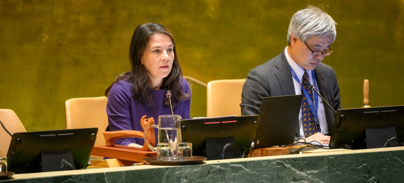 Анналена Бербок в Генеральной Ассамблее.