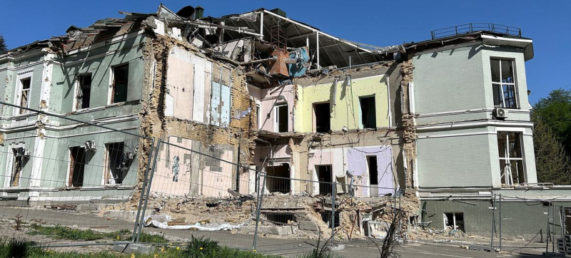 Разрушенная детская больница в Киеве (архив).
