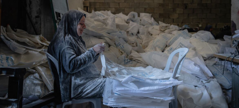 Жизнь на обломках: женщины Газы пытаются прокормить свои семьи в условиях гуманитарного кризиса