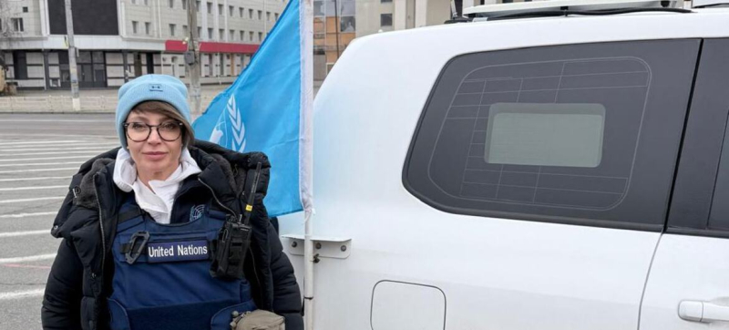 Украина: для гуманитарных работников, которые ежедневно рискуют жизнью, &laquo;день не заканчивается никогда&raquo;